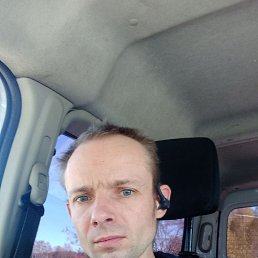 Arturs, 37, 