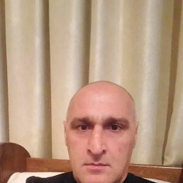 Vano, 43, 