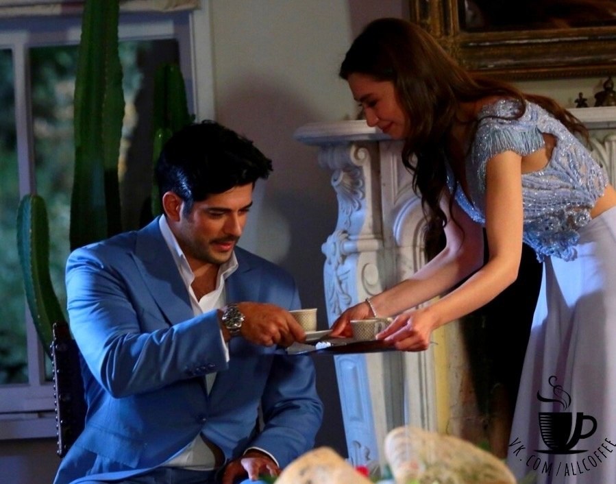 Первая кофейня появилась в Стамбуле около 5 веков назад. Она сразу заработала репутацию места, где ... - 2