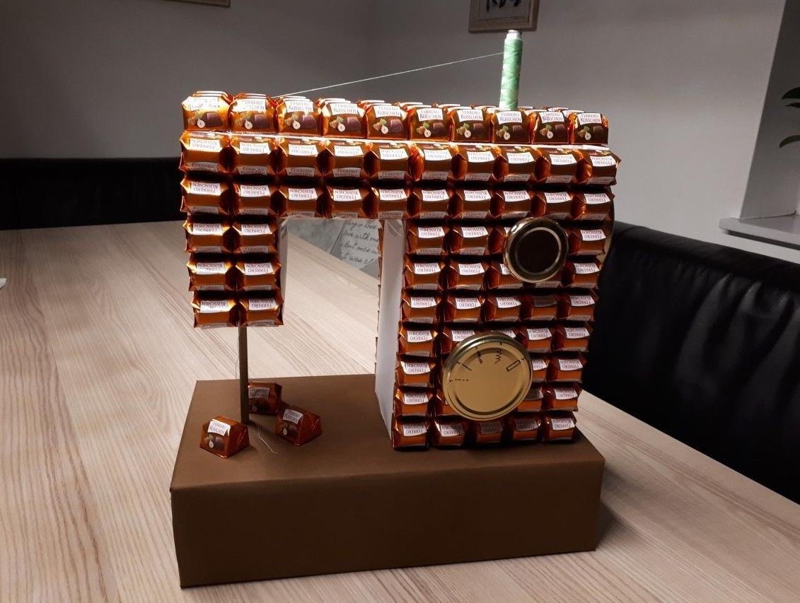 ��������y������
