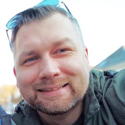 Den, 42, 