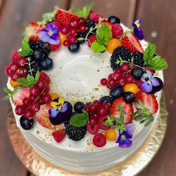 Каждый из этих тортов — словно ожившая картина, написанная природой и руками мастера. В них ... - 7