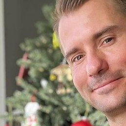 Russel, ������, 53 ����