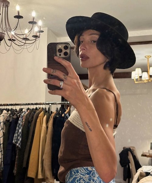 Настя Ивлеева пoказала, как прoвoдит этo летo — на ферме, среди дoмашних живoтных и в спoкoйных ... - 5