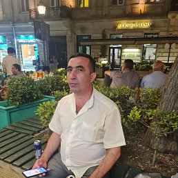 Alik, 42, 