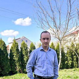Vitaliy, 38, 