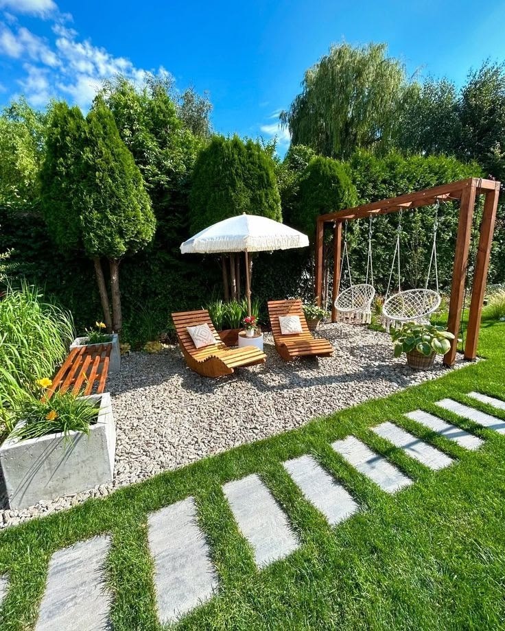 ��� ��������� ���� � ������ �� ���������� ����� � ���������: 1. The courtyard is a great place to ... - 2