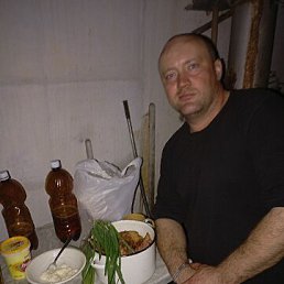 Dmitrii, 36, 
