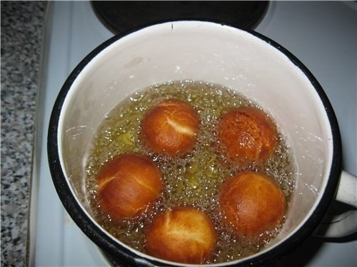 Творожные шарики.Ингредиенты:- 250 гр творога - 1 яйцо - 5-6 столовых ложек сахара - 1,5 стакана ... - 3