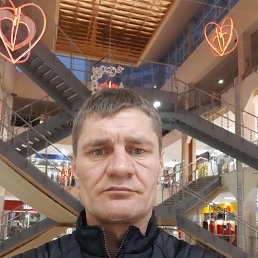 Andrei, 48, 