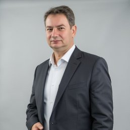 �����, 53 ����, �����������