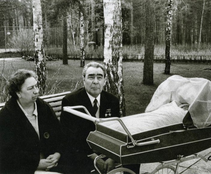 Брежневский застой. Это, на мой взгляд, было лучшее время нашей страны. Почему я так считаю? ...