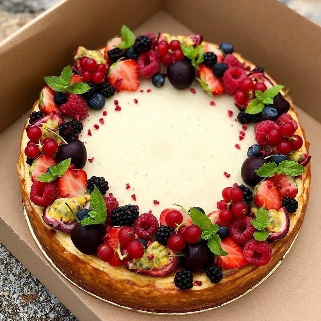 Каждый из этих тортов — словно ожившая картина, написанная природой и руками мастера. В них ... - 4