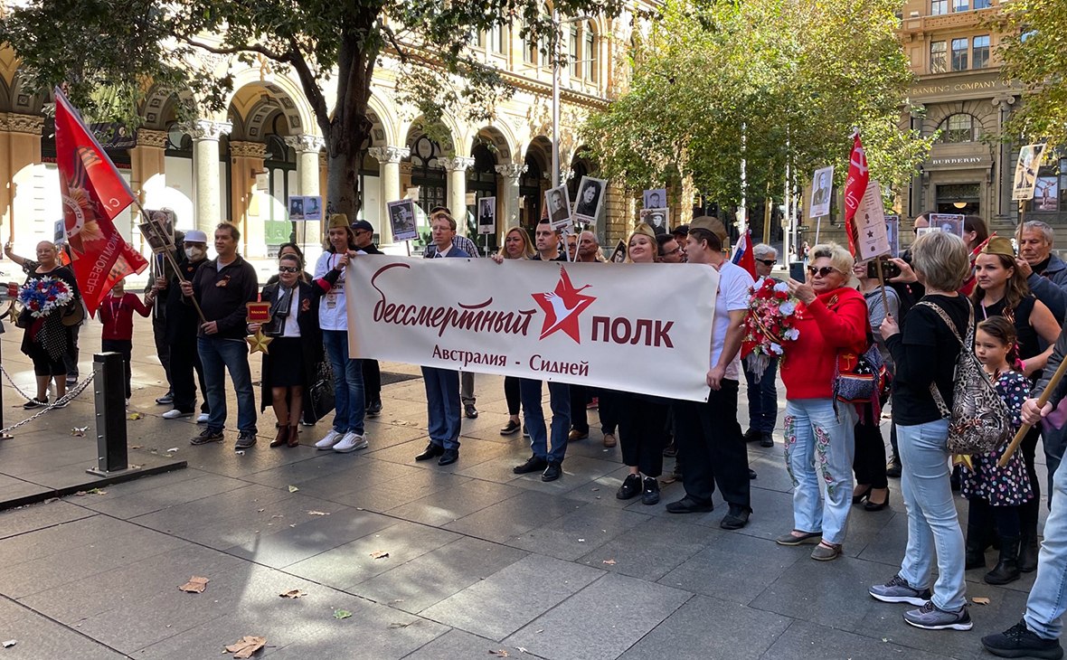 Лет 28 назад в телевизионной объединение "АМиК" прислали видеокассету с выступлениями ...