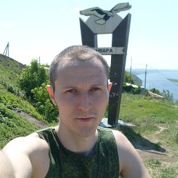 Aleksandr, 28, 