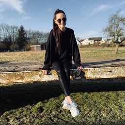 Hanna, 25, 