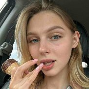 Mila, 25 , 