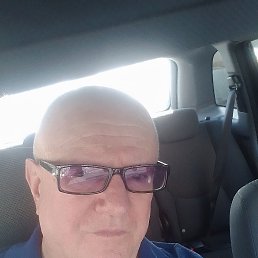 Leonid, 61, 