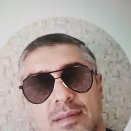 Rustam, 45, 