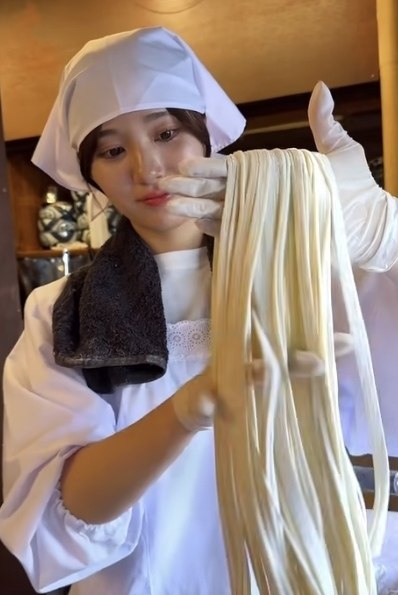 Что же она ему там показала - 2