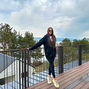 , 30 , Los Angeles