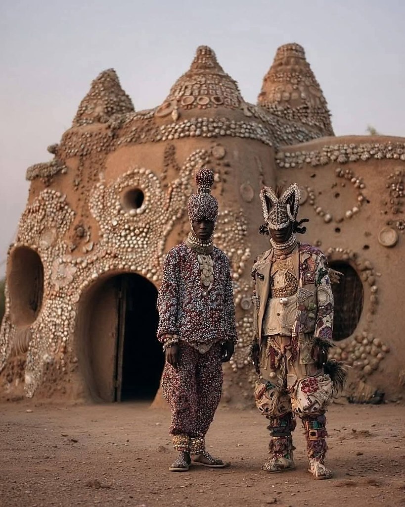 :) Священная грязь, живые маски: Искусство Западной Африки.От знаменитых глинобитных мечетей в ... - 8