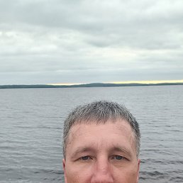 Valentin, 47 , -