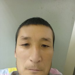 Orifjon, 44, 