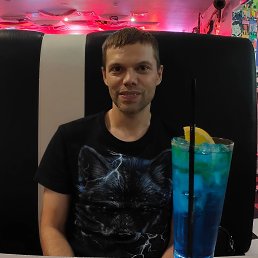 Aleksandr, 35, 