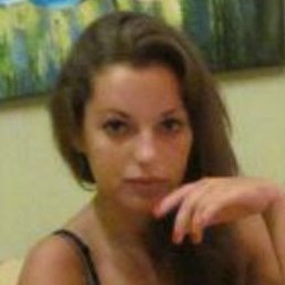 Milana, , 39 