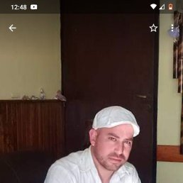 Mauricio, 40,  