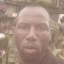 Yvon Charles, �����������, 36 ���