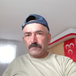 Kamil, 46, 
