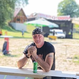 Milos, 51, 