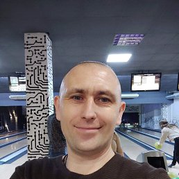 Leonid, 42, 