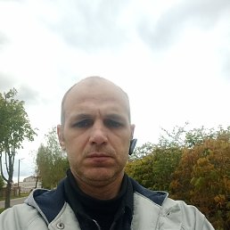 Den, 41, 