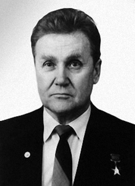 Александр Сергеевич Никифоров, (4 мая 1926 — 29 мая 1991) — Герой Социалистического Труда (1974), ...
