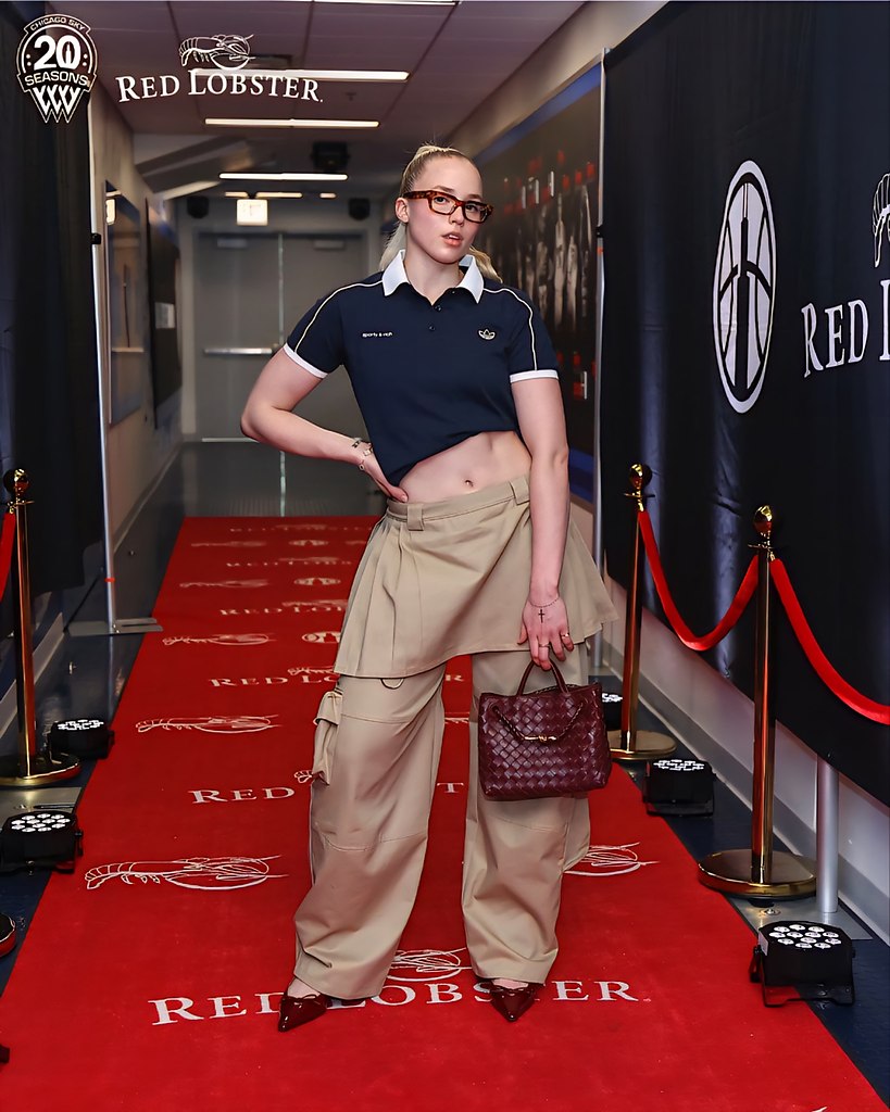  ,  .#girls@we_love_basketball