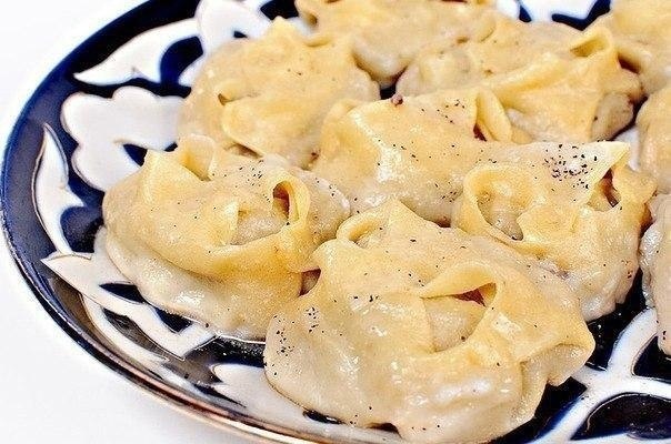 МАНТЫ ПО-ДОМАШНЕМУ. ИНГРЕДИЕНТЫ: Для теста: Мука — 2 1/2 стакана Яйцо — 1 шт Соль — 1 чайная ложка ...