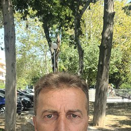 Bozo, 60, 