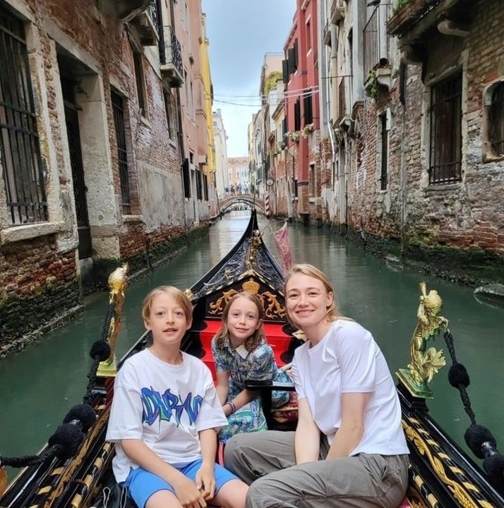 «Поделились совместным фото» — 38-летняя актриса Оксана Акиньшина и 40-летний актёр Данила ... - 2