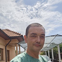 Iaroslav, 41, 