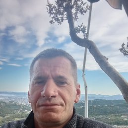 Armando, 43, 