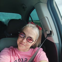 Luna, 37, 