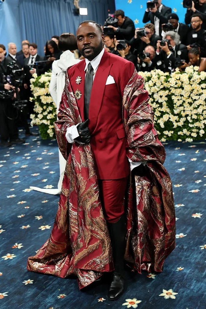 #metgala2025  2 - 4