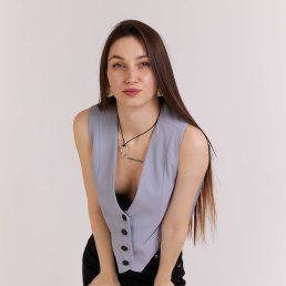 Elvira, , 25 