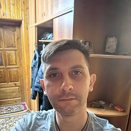 Antony, 36, 