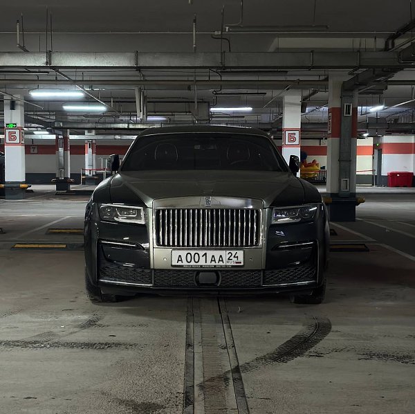 Rolls-Royce Ghost увидели на подземной парковке в ТРЦ «Планета». А вы видели у нас в городе ... - 2