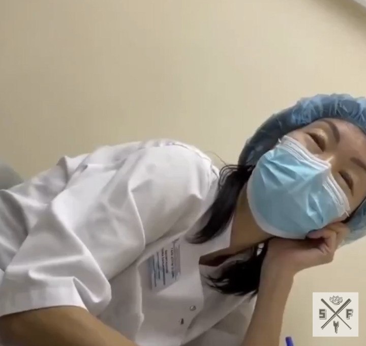 В Москве мужчина пришел с острой зубной болью к профессионалу своего дела Базарсадуевой Цыремне ...