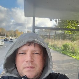 Pavel, 40, 
